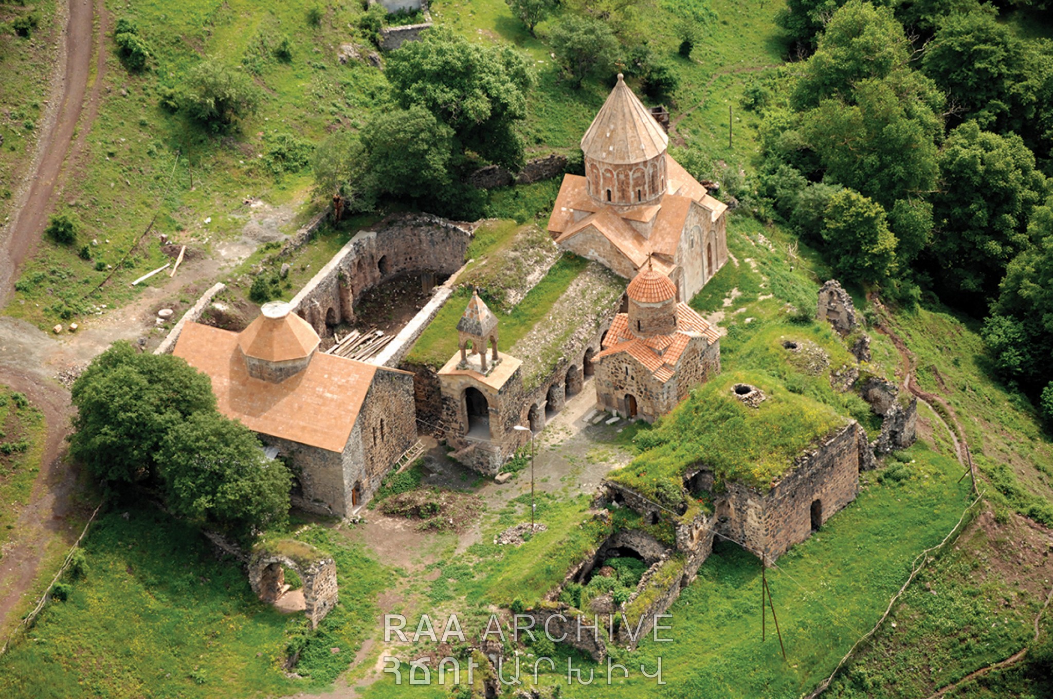 Armenia v. Дадиванк Арцах. Дадиванк монастырь. Дадиванк монастырь Ованес. Монастырь Дадиванк Нагорный.